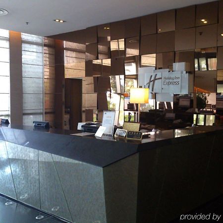 Holiday Inn Express Meilong Shanghai Exterior foto